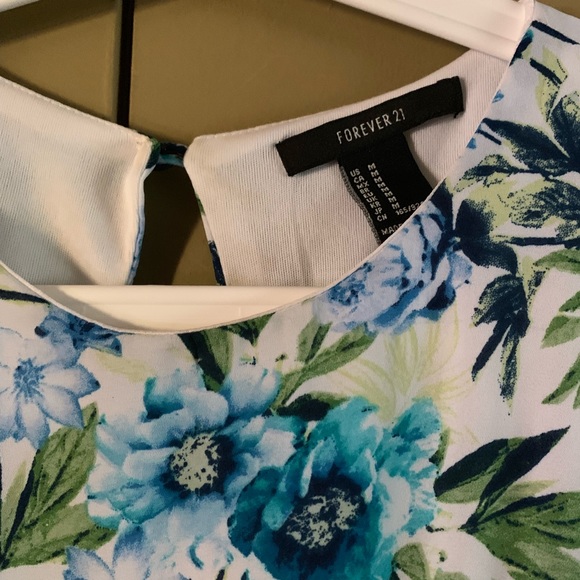 Dress - Picture 4 of 4